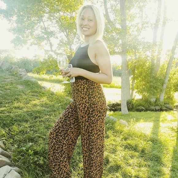 Meet your Posher, Liz - Picture 3 of 3